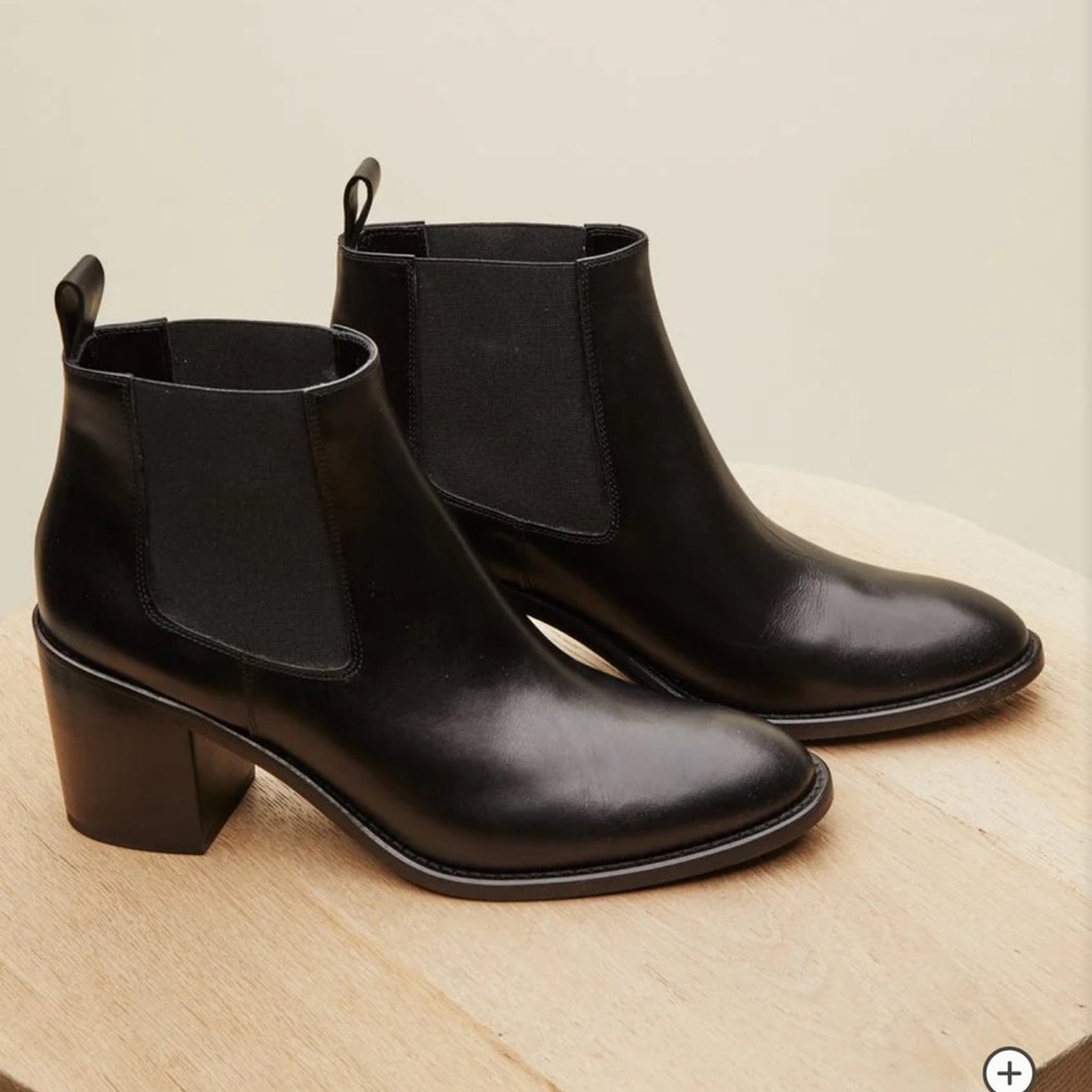 Jenni Kayne leather heeled Chelsea boot